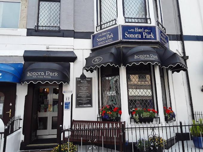 Sonora Park Hotel Blackpool Bagian luar foto